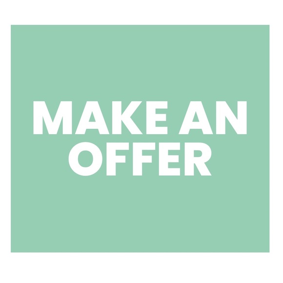 CLOSET CLEANOUT! - Picture 2 of 4